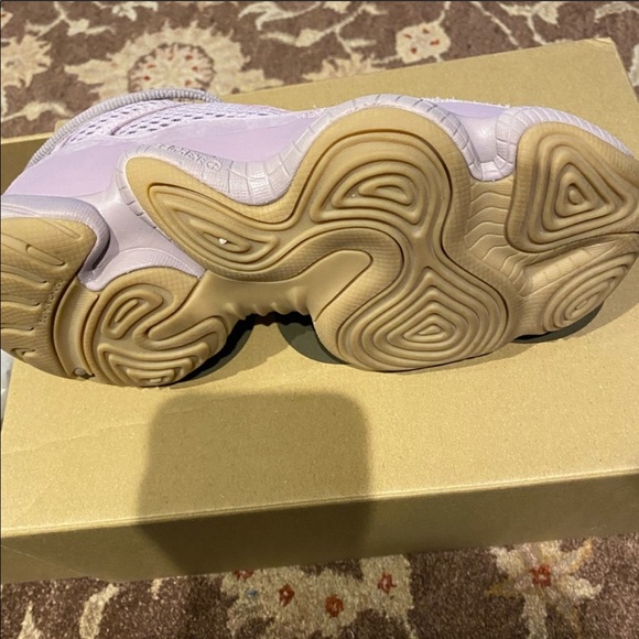 Yeezy 500 Soft Vision - Picture 3 of 6